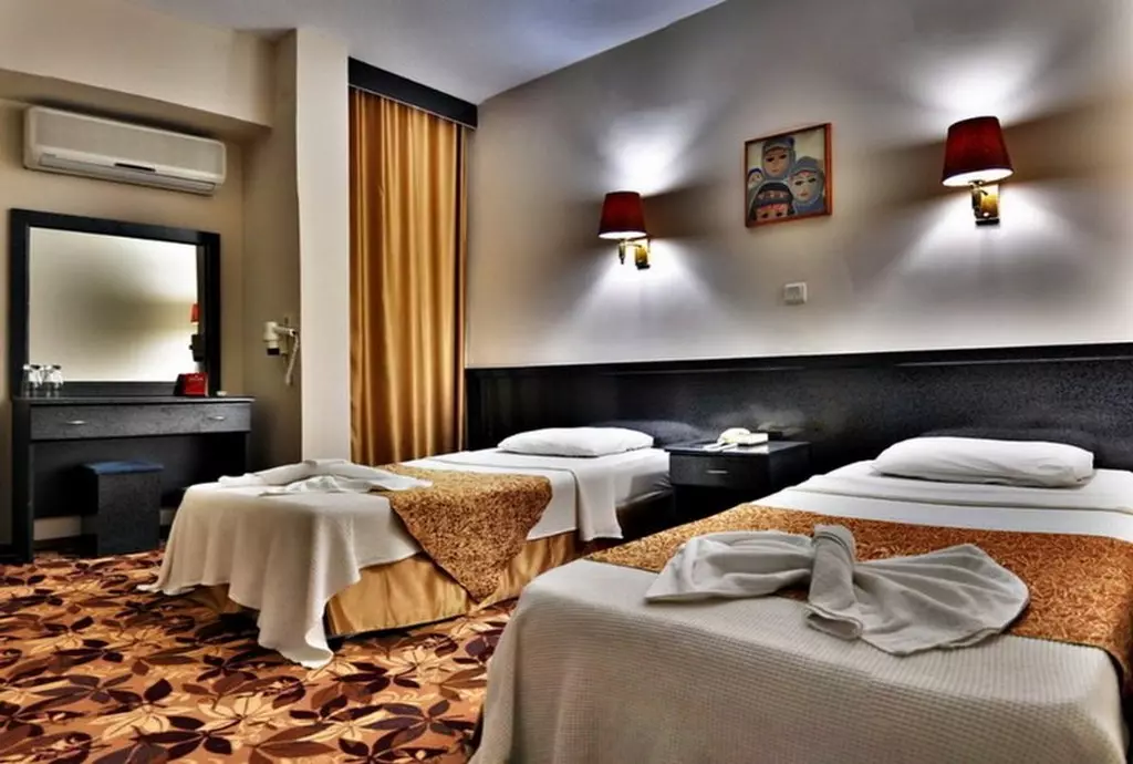 minay_kusadasi_shabavizparvaz_04.jpg minay_kusadasi_shabavizparvaz_04.jpg