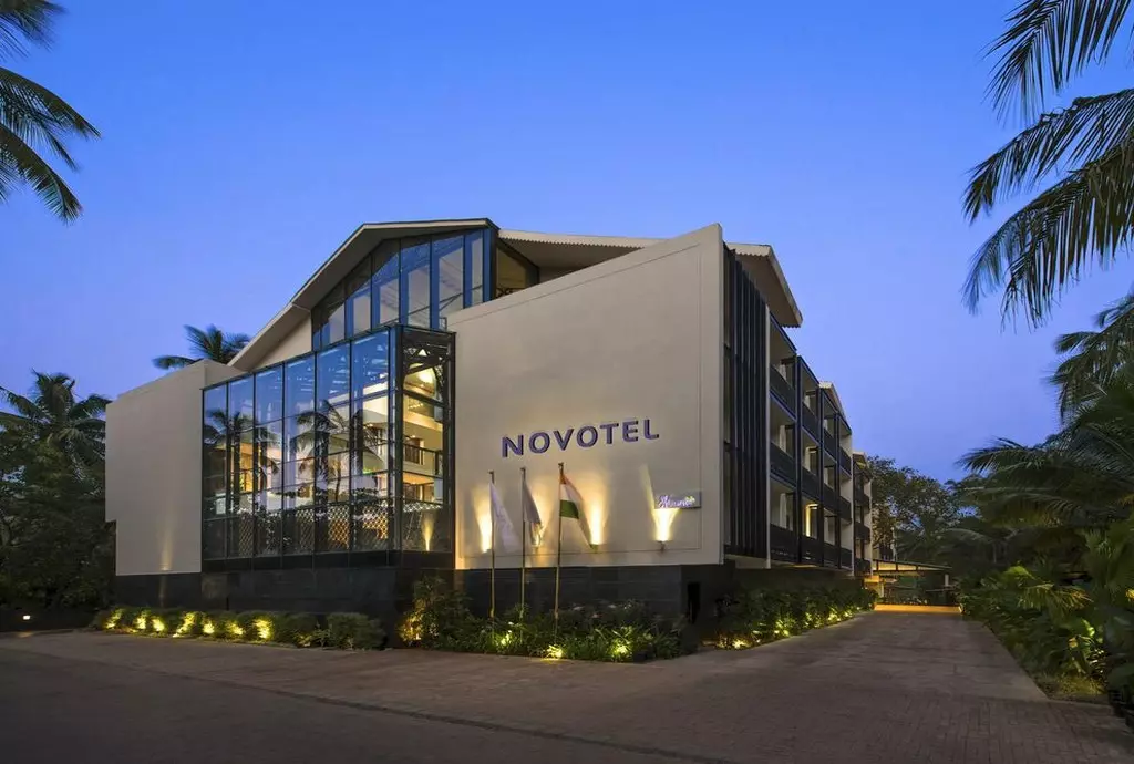 novotel_resort_spa_shabavizparvaz_02.jpg
