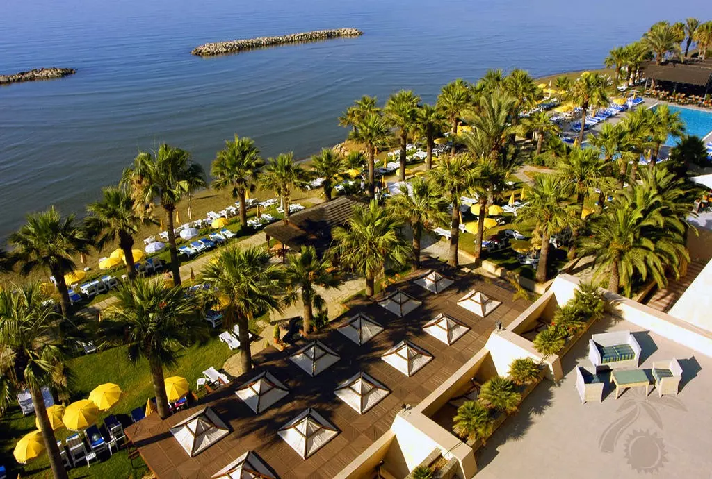 palm_beach_hotel_bungalow_shabavizparvaz_01.jpg