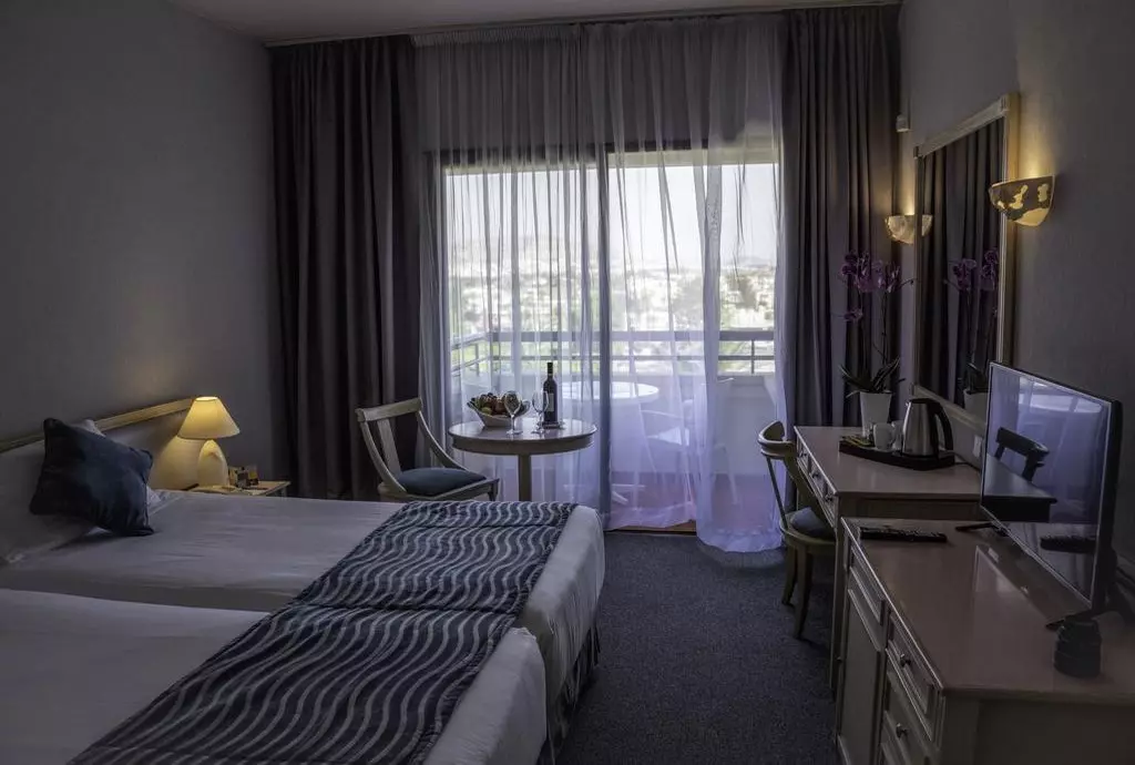 palm_beach_hotel_bungalow_shabavizparvaz_02.jpg