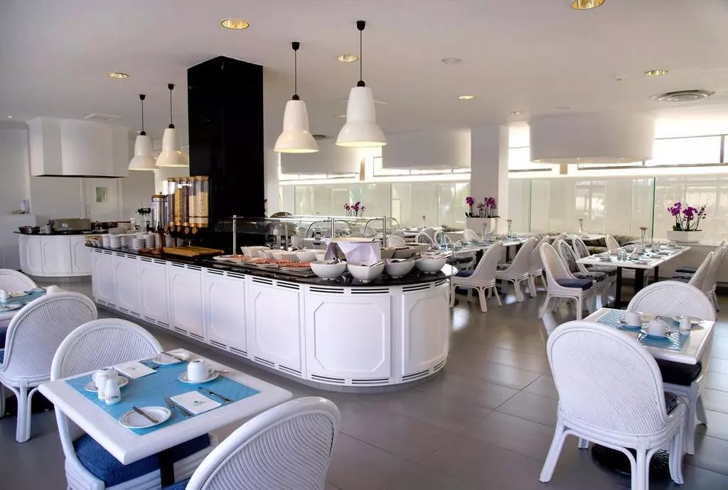 palm_beach_hotel_bungalow_shabavizparvaz_06.jpg