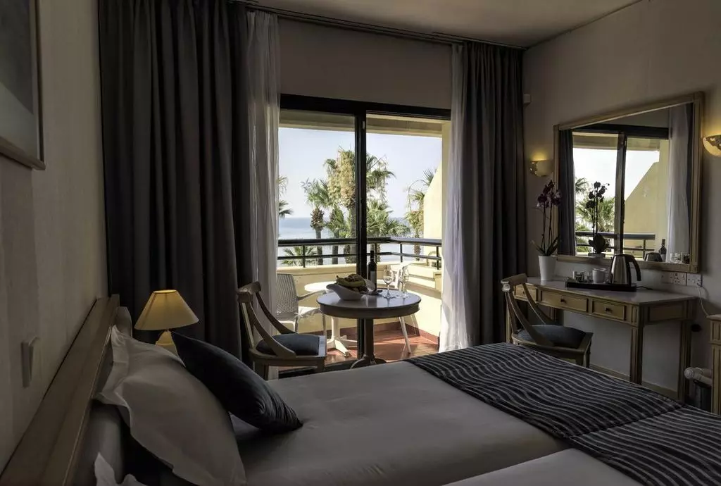 palm_beach_hotel_bungalow_shabavizparvaz_11.jpg