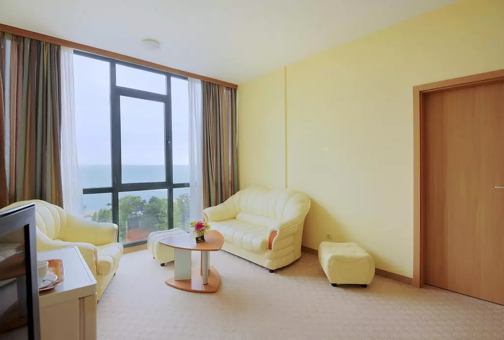 palm_beach_varna_shabavizparvaz_08.jpg palm_beach_varna_shabavizparvaz_08.jpg