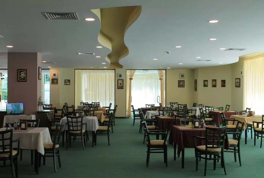 palma_varna_shabavizparvaz_08.jpg palma_varna_shabavizparvaz_08.jpg