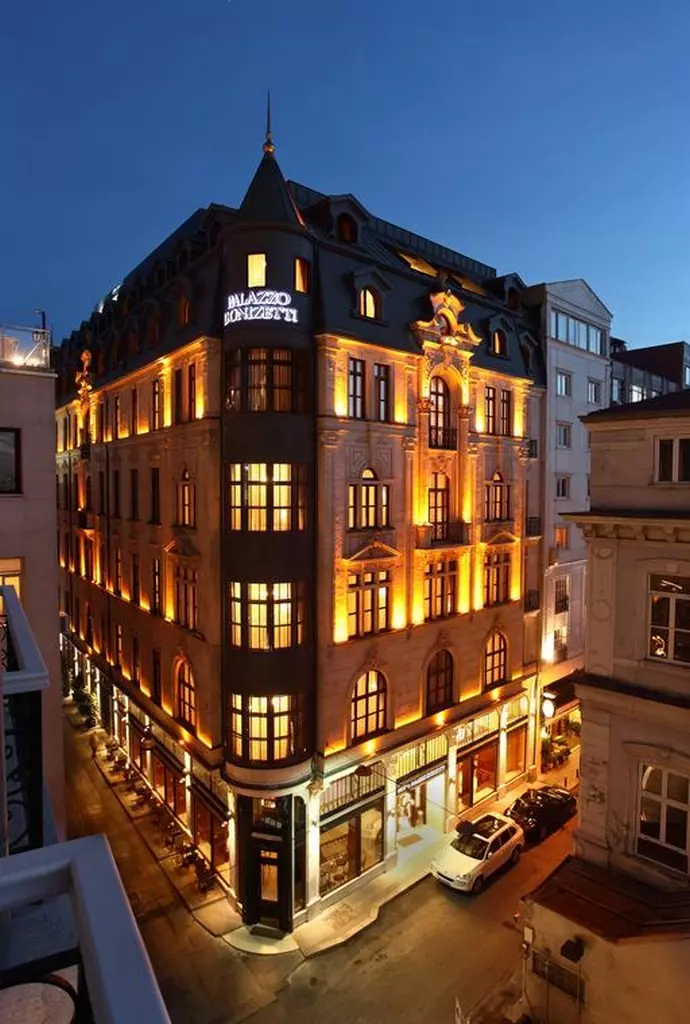 palzzo_donizetti_istanbul_shabavizparvaz01.jpg