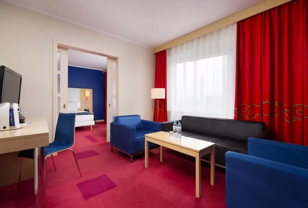 park_inn_by_radisson_pulkovskaya_shabavizparvaz_02.jpg