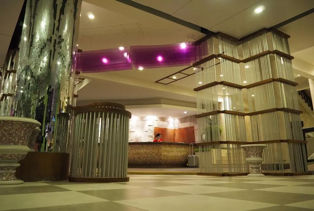 patong_beach_shabavizparvaz_07.jpg patong_beach_shabavizparvaz_07.jpg