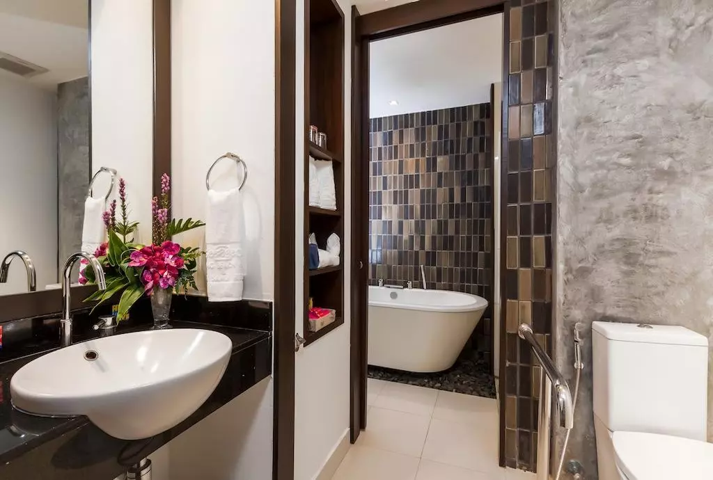 patong_beach_shabavizparvaz_17.jpg patong_beach_shabavizparvaz_17.jpg