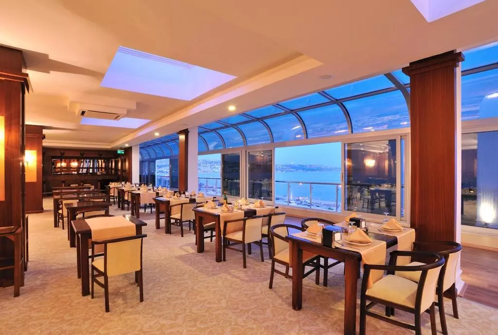 pelikan_istanbul_shabavizparvaz_06.jpg