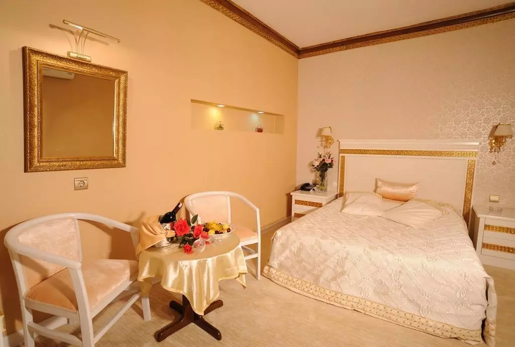 pelikan_istanbul_shabavizparvaz_11.jpg