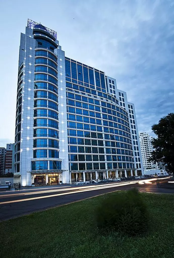 qafqaz_baku_city_shabavizparvaz_01.jpg