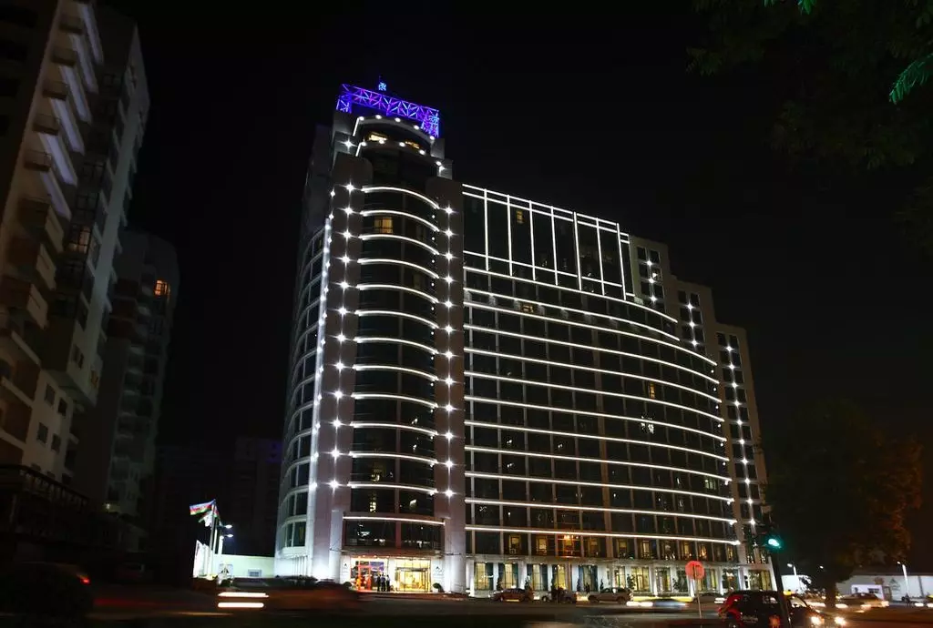 qafqaz_baku_city_shabavizparvaz_08.jpg
