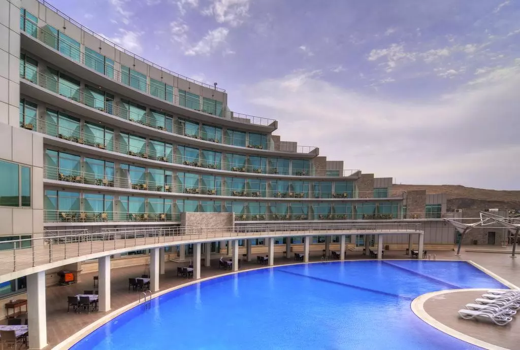 ramada_baku_shabavizparvaz_06.jpg