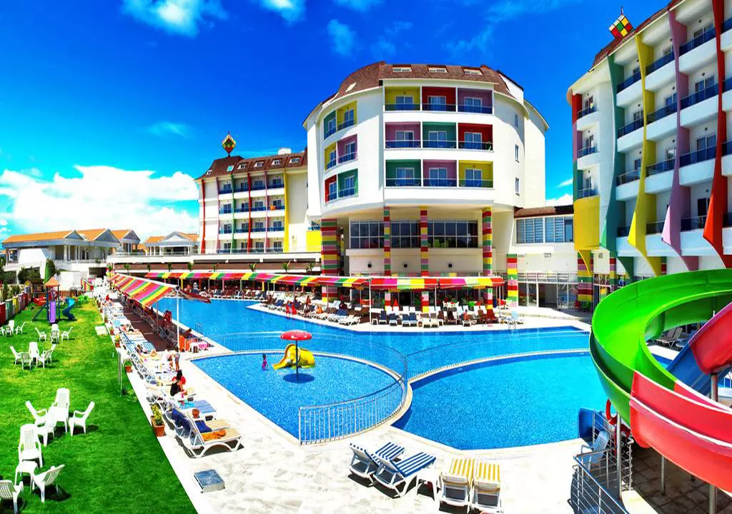 ramada_resort_side_shabavizparvaz_01.jpg