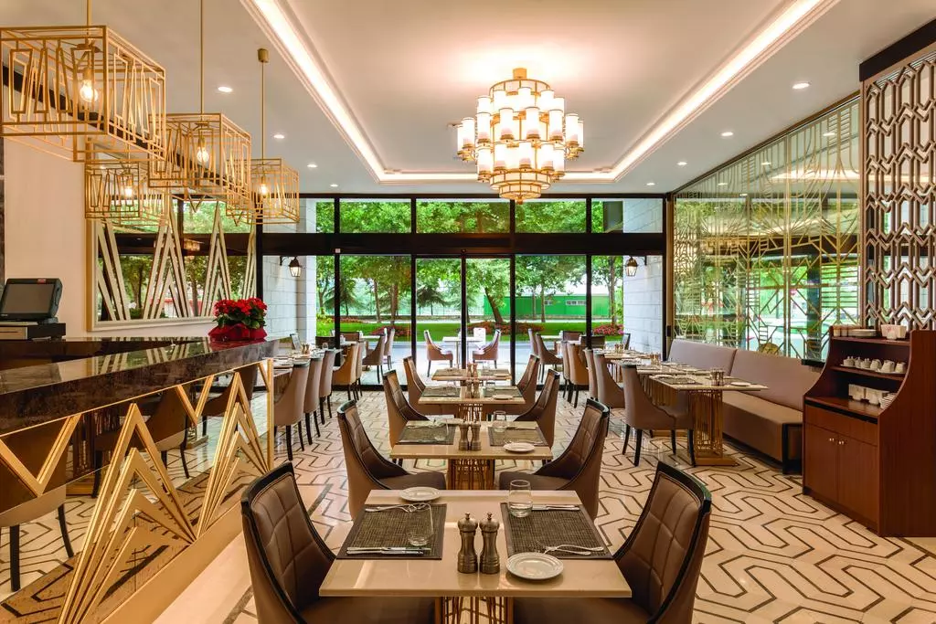 ramada_suite_golden_horn_shabavizparvaz_03.jpg