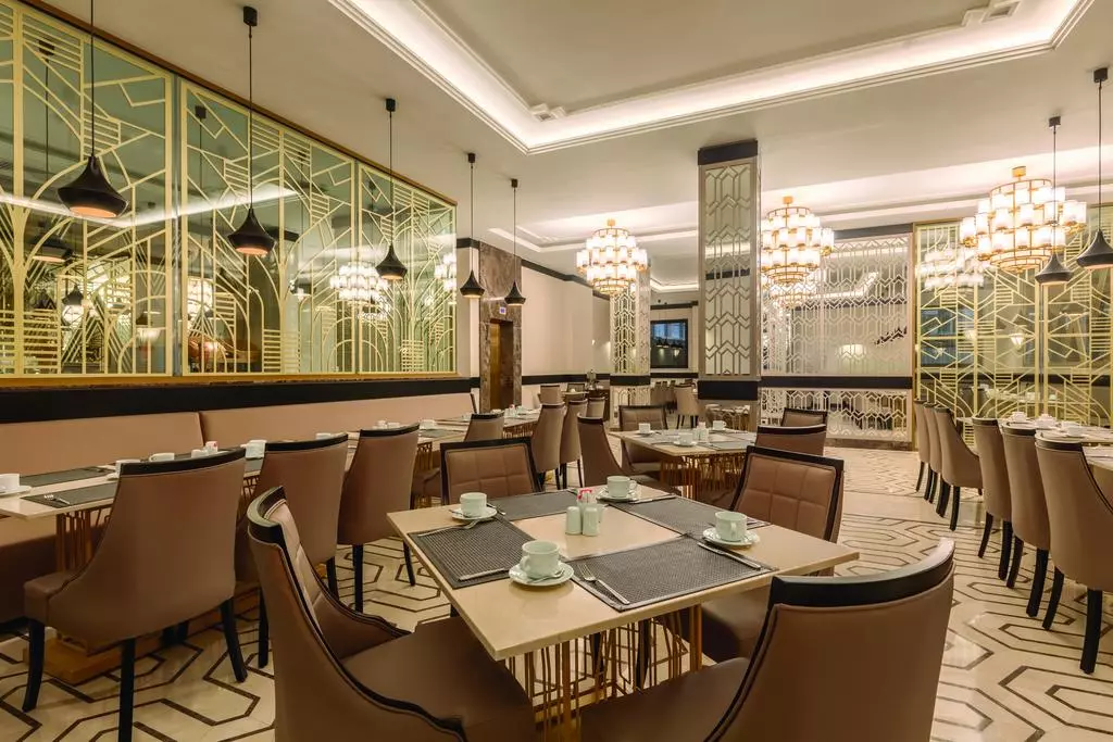 ramada_suite_golden_horn_shabavizparvaz_04.jpg