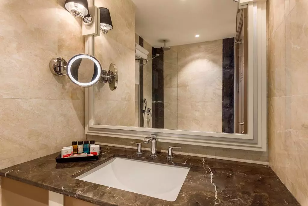 ramada_suite_golden_horn_shabavizparvaz_07.jpg