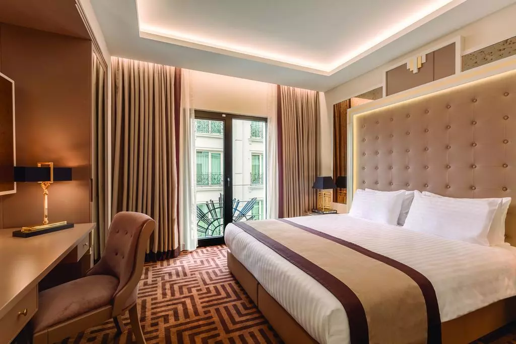 ramada_suite_golden_horn_shabavizparvaz_09.jpg