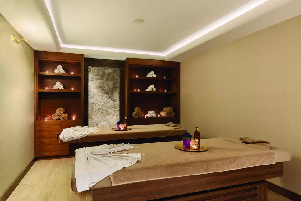 ramada_suite_golden_horn_shabavizparvaz_13.jpg