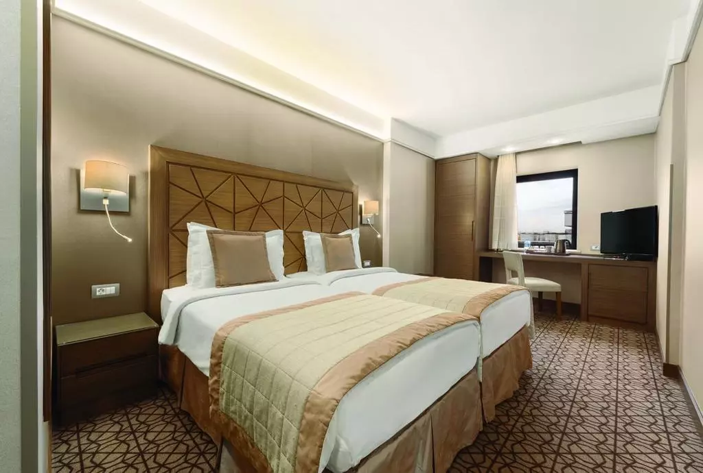 ramada_taksim_istanbul_shabavizparvaz_03.jpg