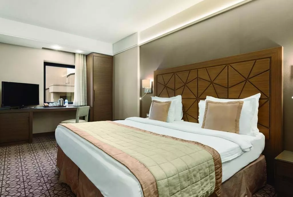 ramada_taksim_istanbul_shabavizparvaz_04.jpg