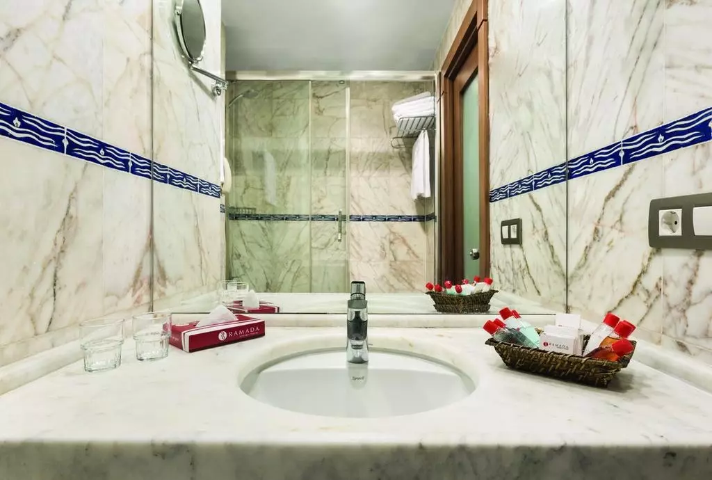 ramada_taksim_istanbul_shabavizparvaz_06.jpg