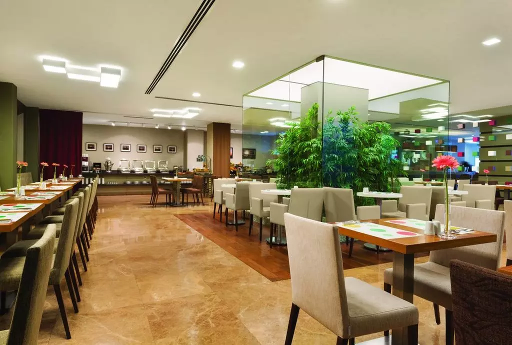 ramada_taksim_istanbul_shabavizparvaz_19.jpg