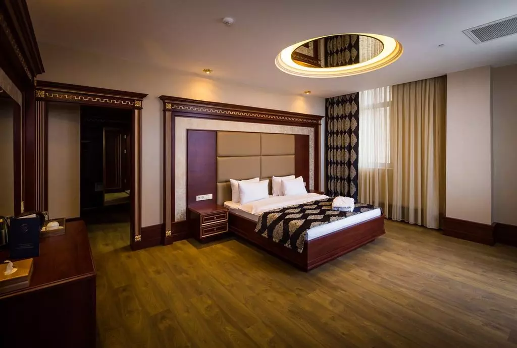 renaissance_palace_baku_shabavizparvaz_09.jpg renaissance_palace_baku_shabavizparvaz_09.jpg