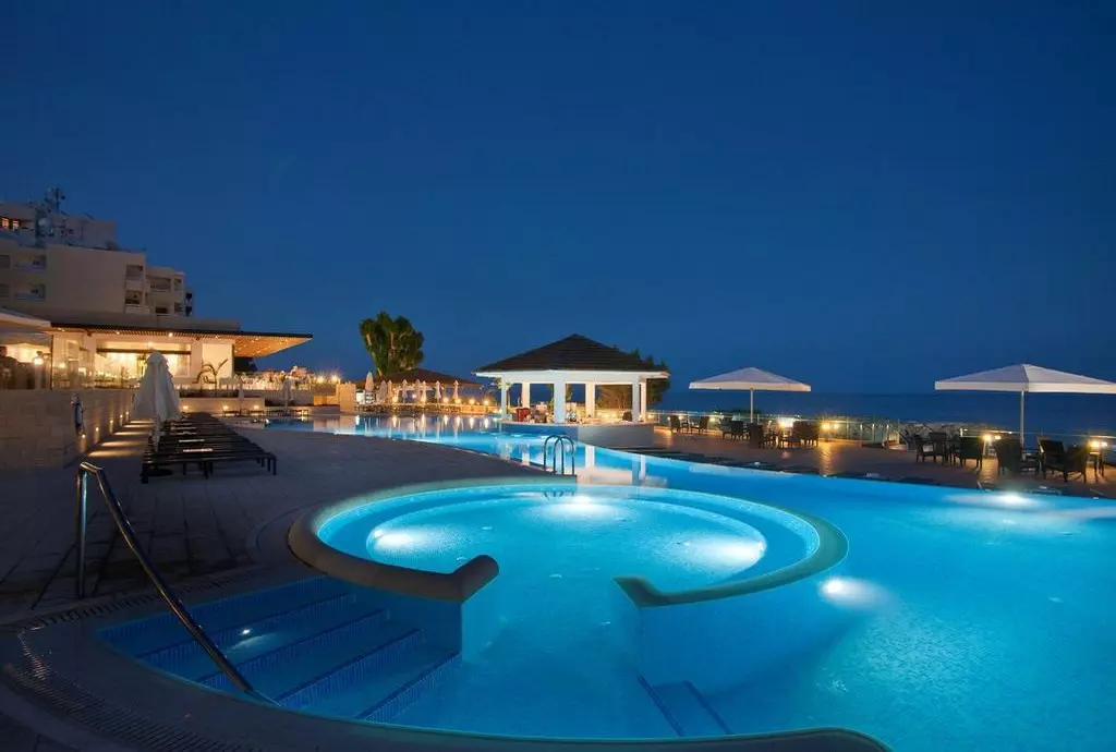 royal_apollonia_limassol_shabavizparvaz_09.jpg