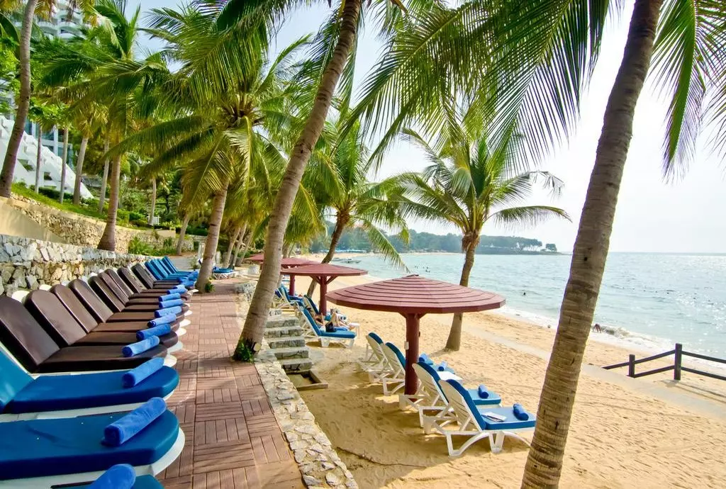 royal_cliff_beach_shabavizparvaz_04.jpg