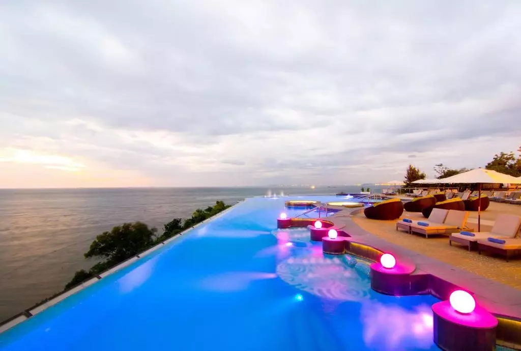 royal_cliff_beach_shabavizparvaz_06.jpg