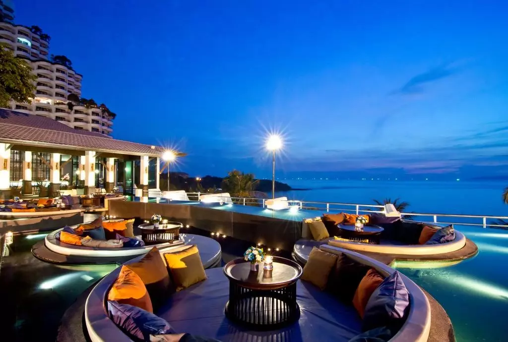 royal_cliff_beach_shabavizparvaz_08.jpg