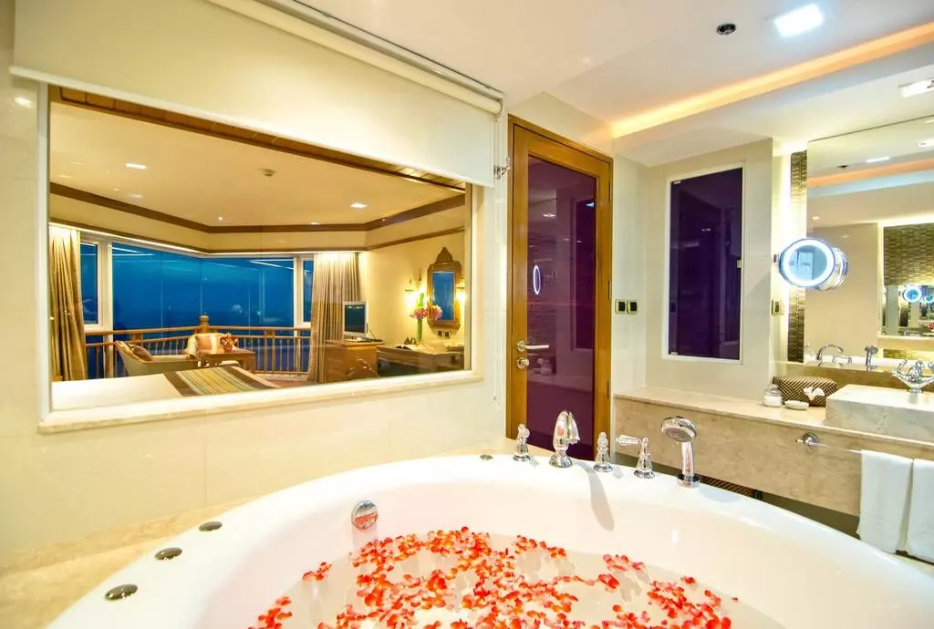 royal_cliff_beach_shabavizparvaz_11.jpg