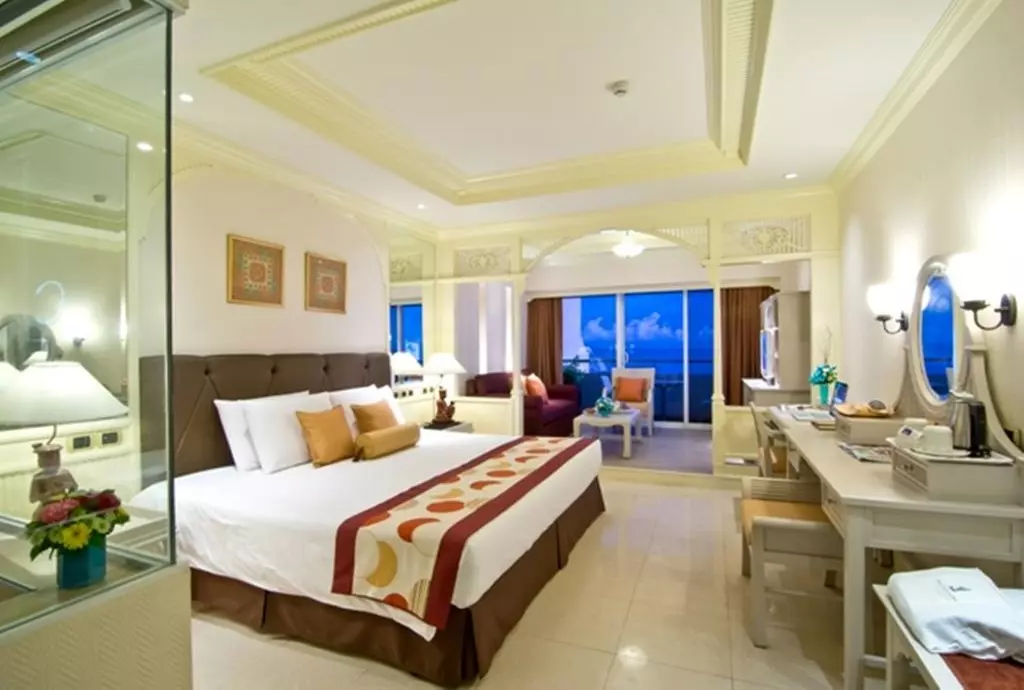 royal_cliff_beach_shabavizparvaz_15.jpg