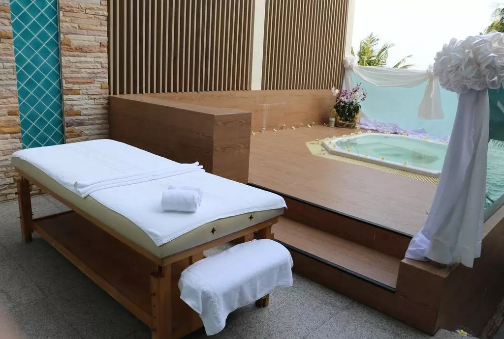 royal_cliff_beach_shabavizparvaz_25.jpg