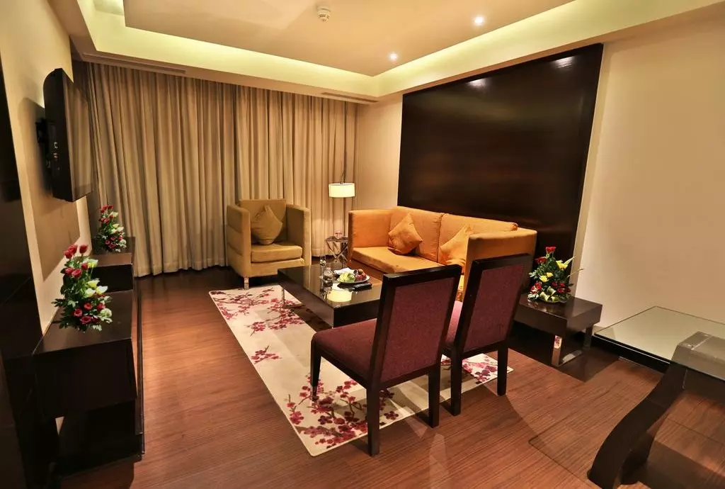 royal_orchid_jaipur_shabavizparvaz_02.jpg