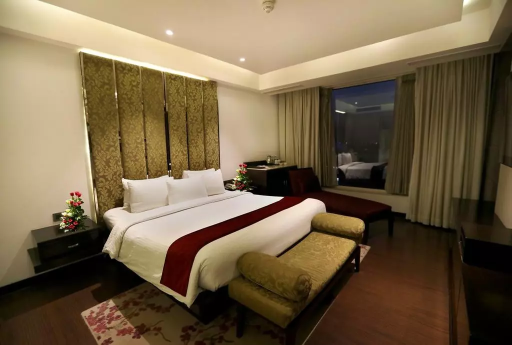 royal_orchid_jaipur_shabavizparvaz_03.jpg