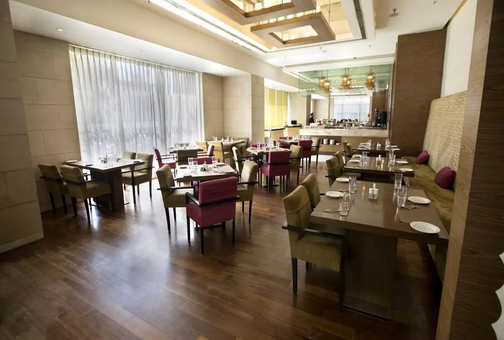 royal_orchid_jaipur_shabavizparvaz_07.jpg