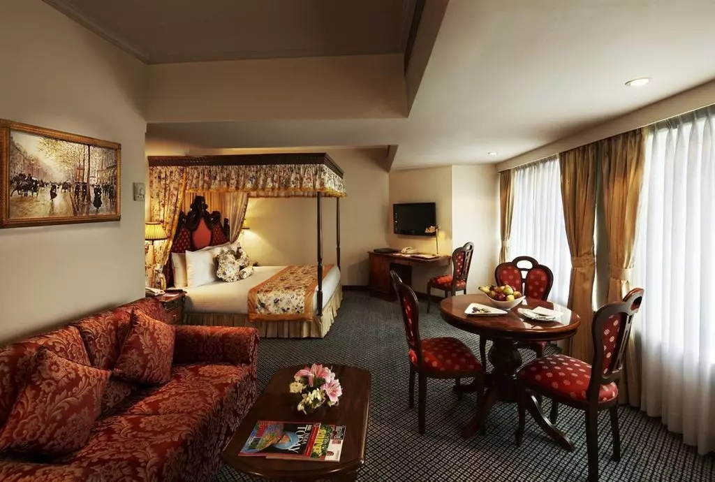 royal_plaza_delhi_shabavizparvaz_07.jpg