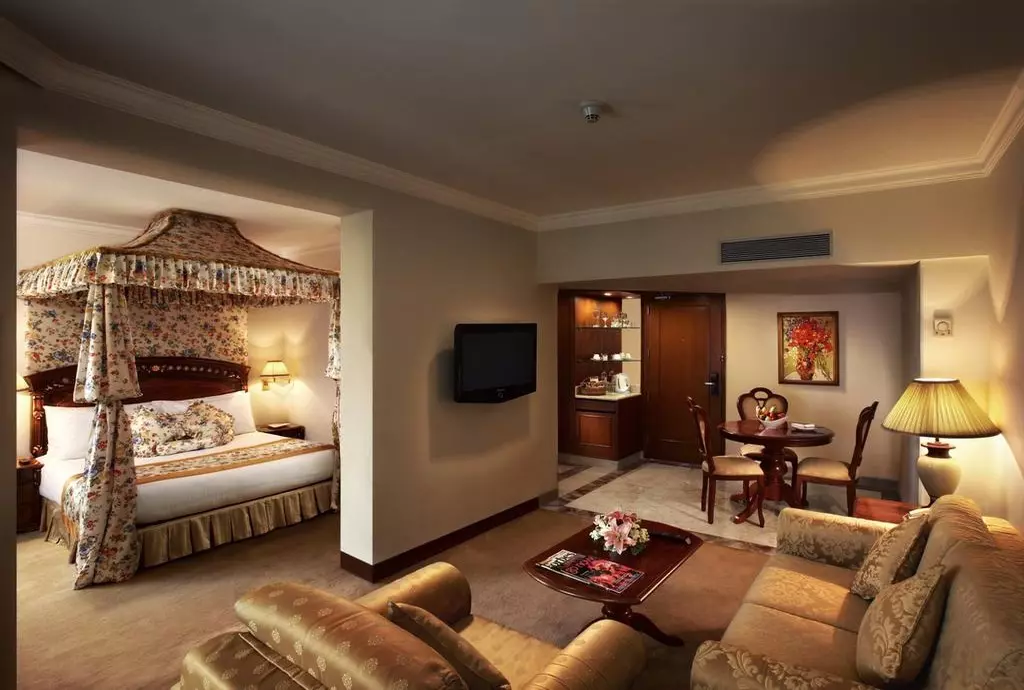 royal_plaza_delhi_shabavizparvaz_09.jpg