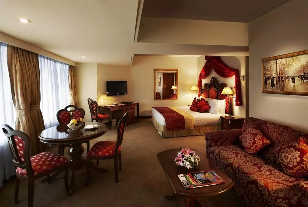 royal_plaza_delhi_shabavizparvaz_10.jpg