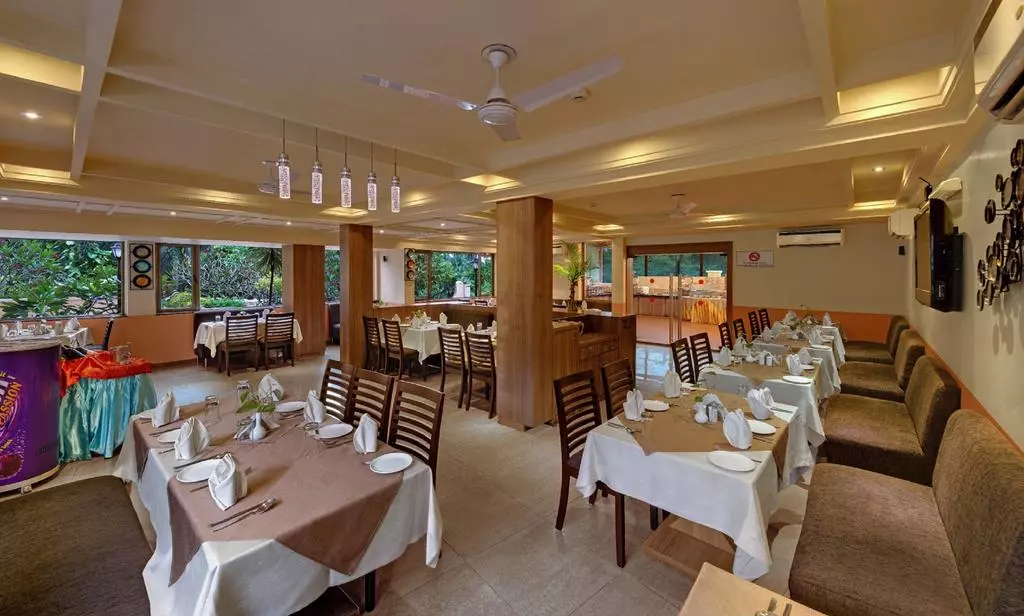 sandalwood_goa_shabavizparvaz_03.jpg sandalwood_goa_shabavizparvaz_03.jpg