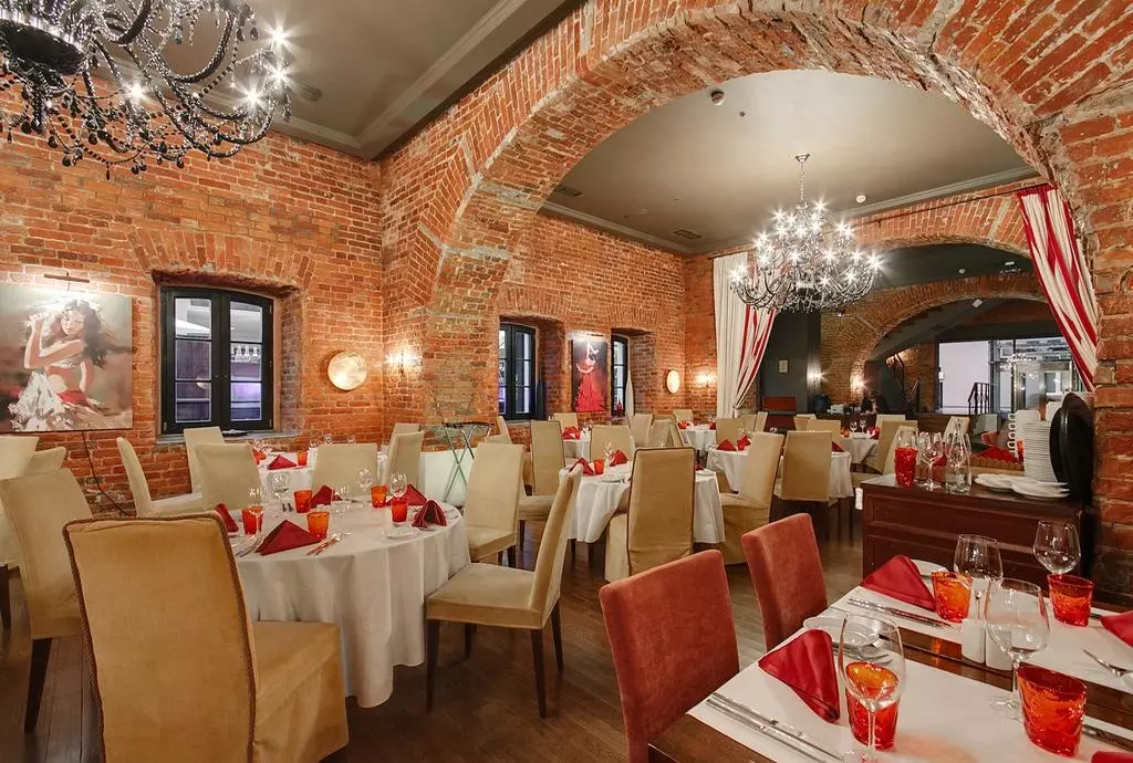 solo_sokos_palace_bridge_st_petersburg_shabavizparvaz_03.jpg solo_sokos_palace_bridge_st_petersburg_shabavizparvaz_03.jpg