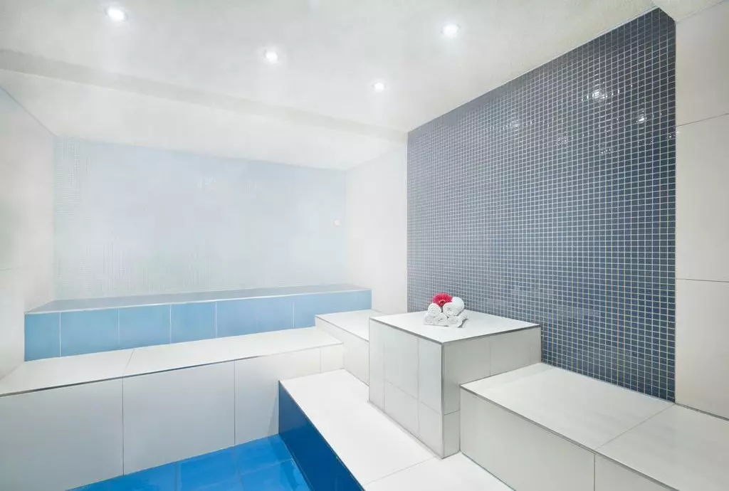 solo_sokos_palace_bridge_st_petersburg_shabavizparvaz_12.jpg solo_sokos_palace_bridge_st_petersburg_shabavizparvaz_12.jpg