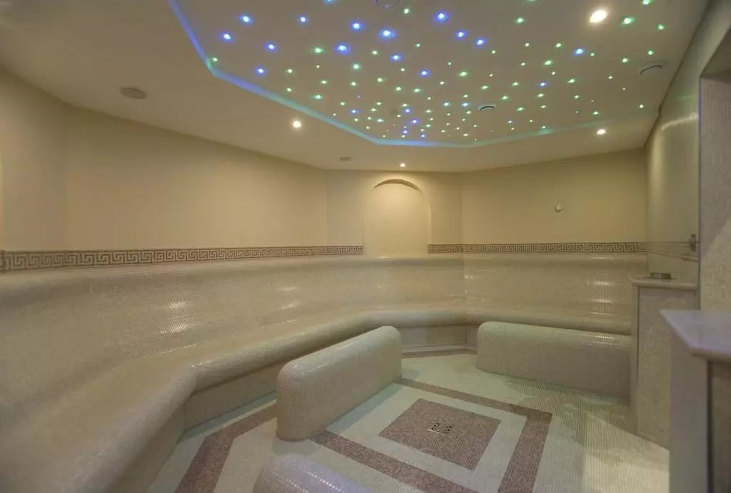 solo_sokos_palace_bridge_st_petersburg_shabavizparvaz_15.jpg solo_sokos_palace_bridge_st_petersburg_shabavizparvaz_15.jpg