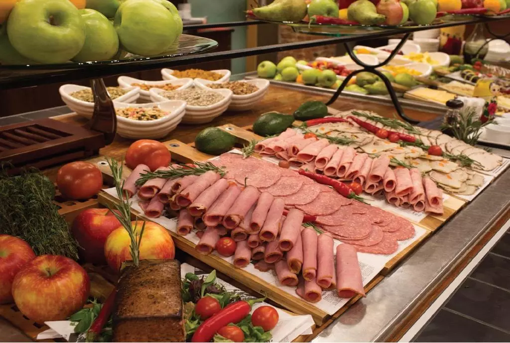 solo_sokos_palace_bridge_st_petersburg_shabavizparvaz_19.jpg solo_sokos_palace_bridge_st_petersburg_shabavizparvaz_19.jpg