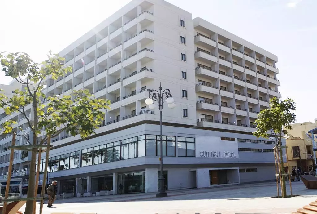 sun_hall_larnaca_shabavizparvaz_01.jpg