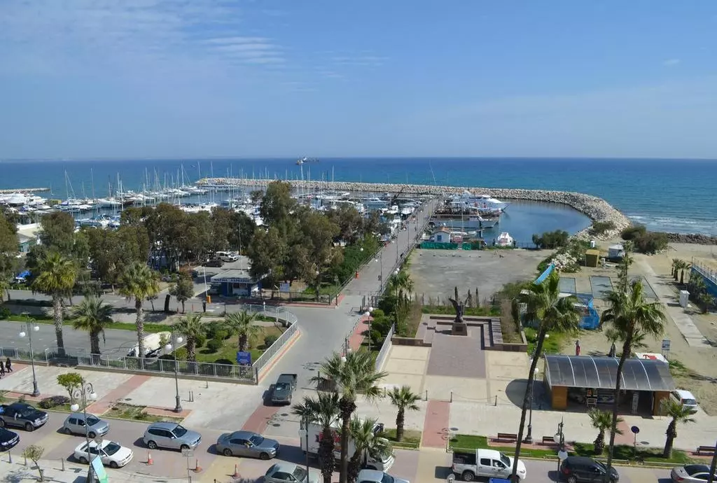 sun_hall_larnaca_shabavizparvaz_02.jpg