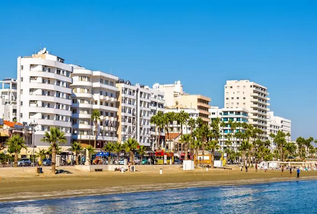 sun_hall_larnaca_shabavizparvaz_13.jpg