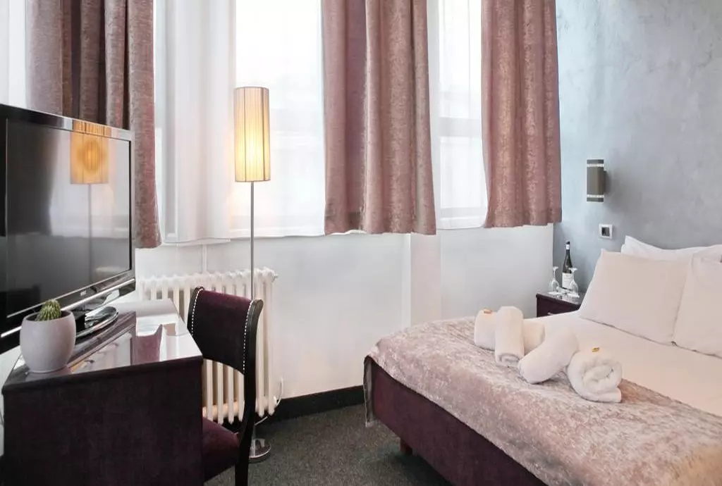 tash_belgrade_shabavizparvaz_07.jpg tash_belgrade_shabavizparvaz_07.jpg